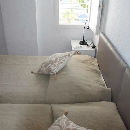Two Bedroom In Heart Of Apartment *