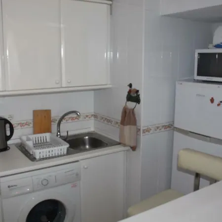 Two Bedroom In Heart Of Apartment *